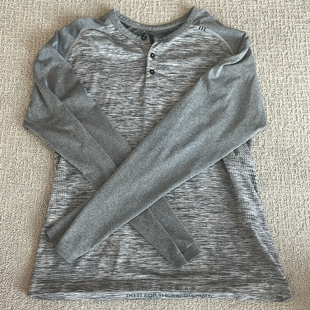 Lululemon Men Shirt - Medium